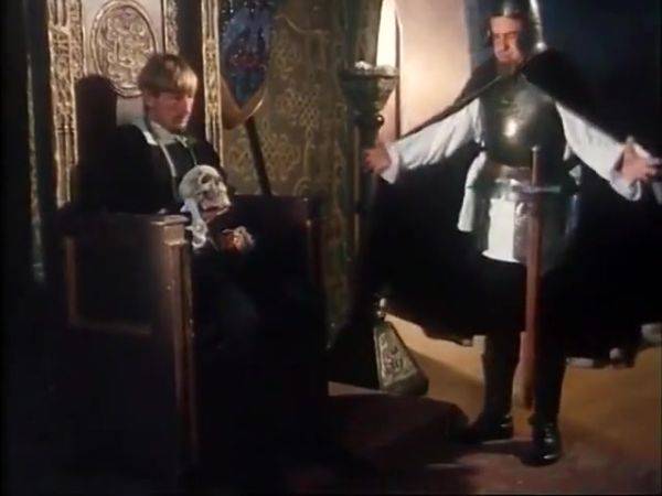 Couple Of Stunning Well Shaped Sluts Are Blowing And Fucking Kings Dick - hotmovs.com on poweredporn.com