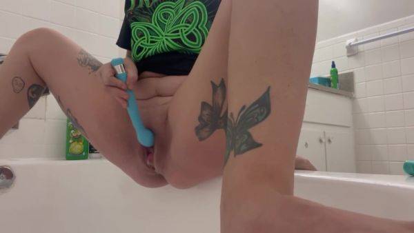 It Goes Down The Drain - hclips.com on poweredporn.com