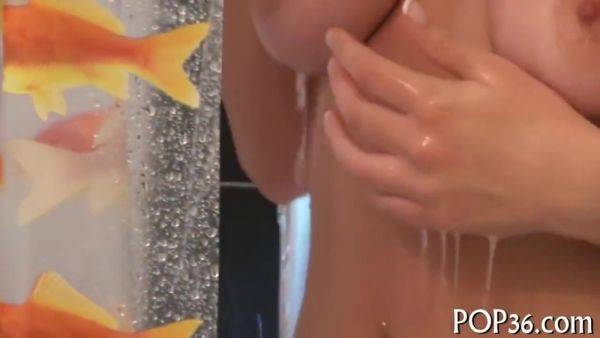 Teen Spreads Lovely Legs - hotmovs.com on poweredporn.com