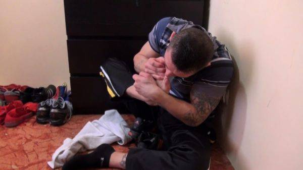 Solo foot fetish teen - drtuber.com on poweredporn.com