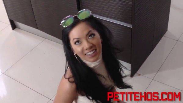 Watch this petite Asian teen deepthroat and take a hard pounding in HD - sexu.com on poweredporn.com