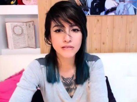 Cute curly brunette solo webcam masturbation - drtuber.com on poweredporn.com