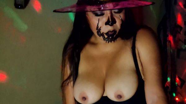 Hot Milf In Free Exclusive Video!! The Witch Is Activated On Halloween - desi-porntube.com - India on poweredporn.com