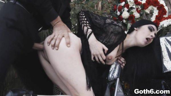 Steve Qute, Steve Holmes And Marley Brinx In Steve Gone Wild Humping Raunchy Teenage Coochie - upornia.com on poweredporn.com