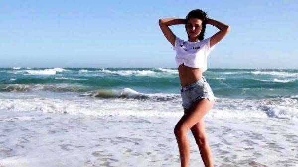 Hot MILF Sofi Ka exposed beautiful booty - drtuber.com on poweredporn.com