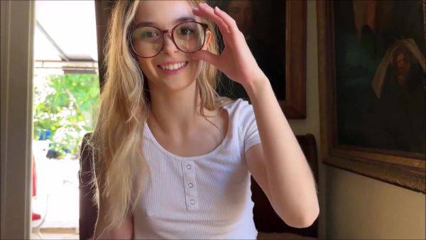 Sis, Look Smart Now - Molly Little - txxx.com on poweredporn.com