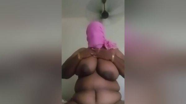 Indian Sweet Pussy Finger Massage Performance - desi-porntube.com - India on poweredporn.com