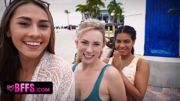 Lucky stud joins BFFs for a reverse gangbang with pawg girls and ass eating fun! - sexu.com on poweredporn.com