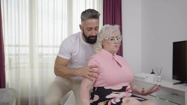Granny screams holding nephew's cock deep in her fat cunt - xbabe.com on poweredporn.com