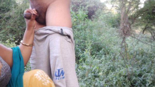 Desi Jungle Bhabhi Played Dirty Game Of Sex With A Boy In The Jungle And Also Did Blowjob - hclips.com - India on poweredporn.com