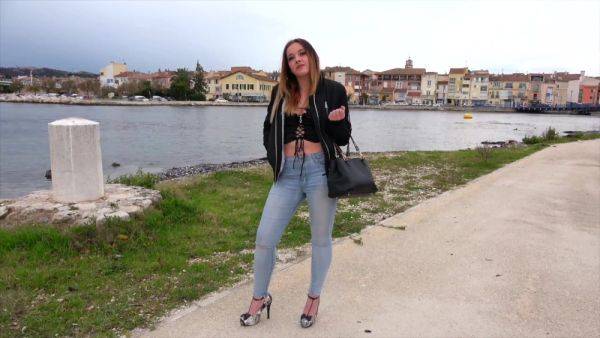 Teen Skyla be fucked after work - txxx.com on poweredporn.com