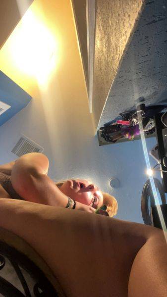 Sexy amateur blonde Russian web cam girl sucking on her toy - drtuber.com - Russia on poweredporn.com