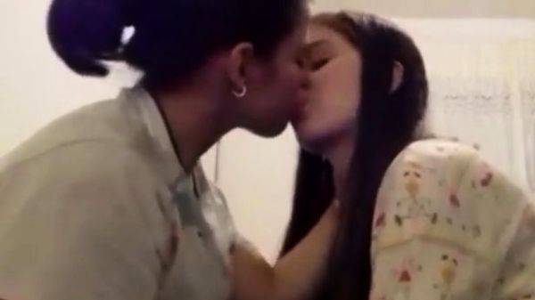 Long make out session - drtuber.com on poweredporn.com