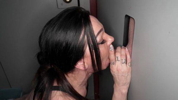 GloryholeSwallow - Feb. 9, 2023 (Interview) - hotmovs.com on poweredporn.com