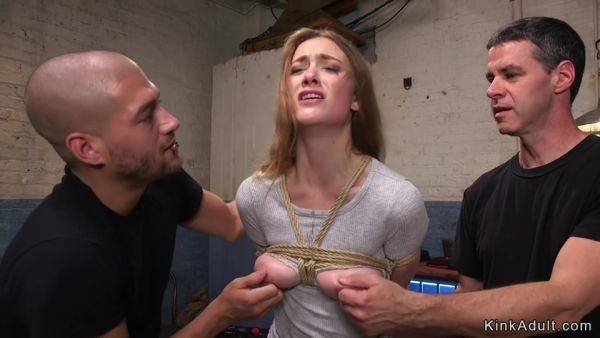 Dark Haired, Samantha Hayes And Xander Corvus In Gets Gag Blowing Off Training - upornia.com on poweredporn.com