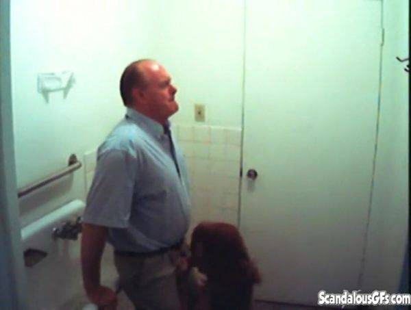 Office cock whore sucks off the boss man - txxx.com on poweredporn.com