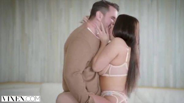 Sexually Attractive Curvy Milf Memorable Xxx Clip - hotmovs.com on poweredporn.com