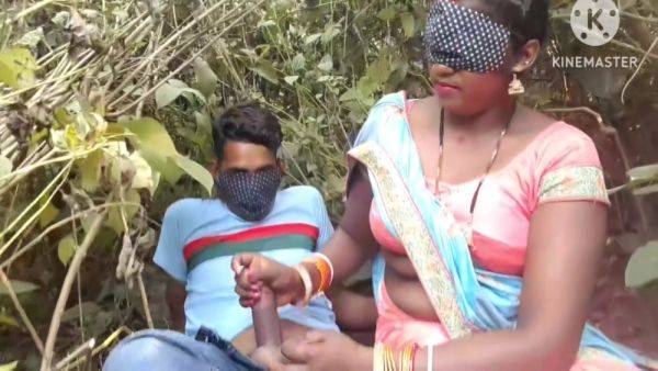 Randi Usha Bhabhi Ne Apne Boy Friend Ko Jungle Me Bulake Bahut Mast Chudwati H Sali Randi Bhabhi - desi-porntube.com - India on poweredporn.com