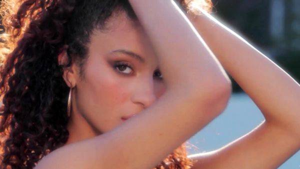 Curly hair latina posing in lingerie - drtuber.com on poweredporn.com