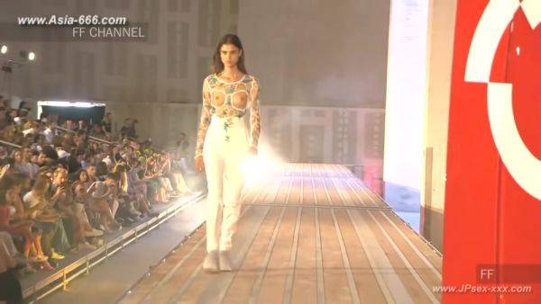 Braless Trends in Women's Fashion Style Compilation for Adventurous Dressers.6 - hotmovs.com on poweredporn.com