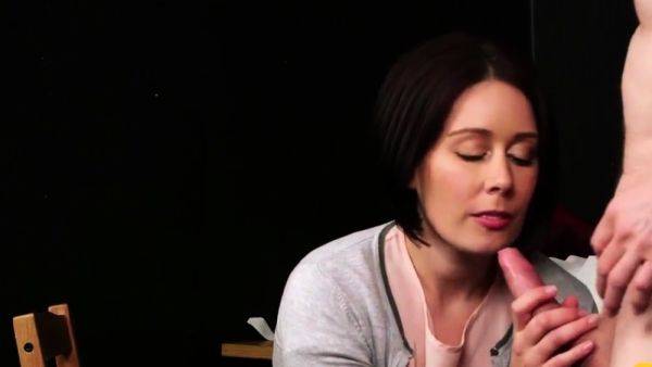 Amateur CFNM MILF sucks and wanks dick - drtuber.com - Britain on poweredporn.com