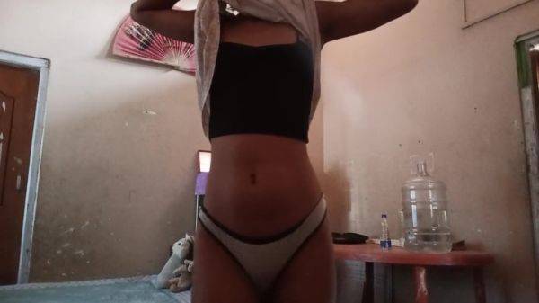 Desi Girl Solo Fun With 18 Years - desi-porntube.com - India on poweredporn.com