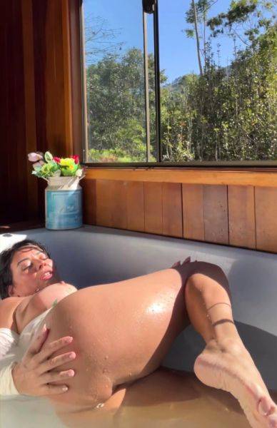 Amateur hottie solo masturbation - drtuber.com on poweredporn.com