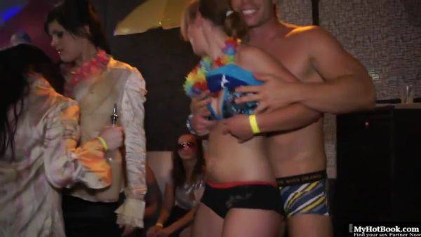 The Unfocused Happy Sex Orgy - hclips.com on poweredporn.com