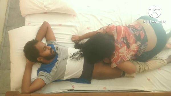 රයදරව තර පහ හටල එකක යන සලලකර මඩම Srilanka Madam Sinhala New New Teen Aluth Wel Sinhala - desi-porntube.com - India on poweredporn.com