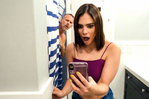 Stepdaddy Ill suck your dick for a pic my stepdaughter said - txxx.com on poweredporn.com