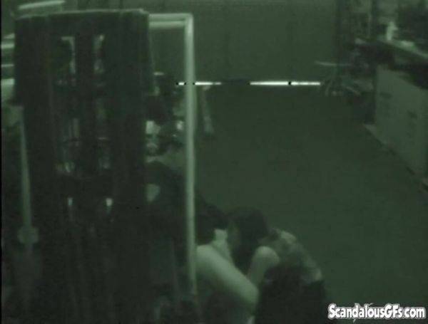 Warehouse slut sucks on dick - txxx.com on poweredporn.com