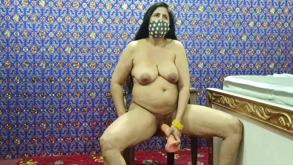 Beautiful Pakistani Sexy Aunty Sex With Large Dildo - hclips.com - Pakistan on poweredporn.com