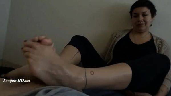 Rosalyn's oily footjob - Everyday soles - drtuber.com on poweredporn.com