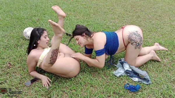 Colombian Lesbians Licking Their Pussies In A Private Estate - Porn In Spanish - desi-porntube.com - Spain - India - Colombia on poweredporn.com