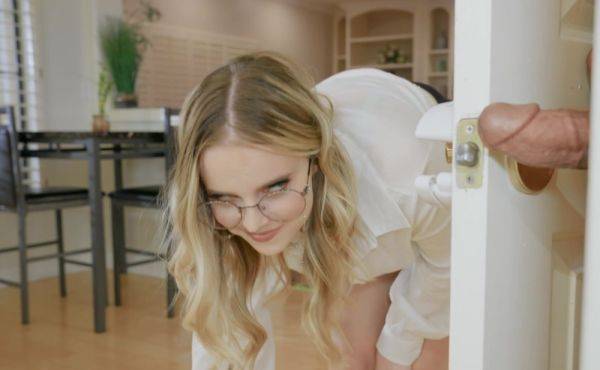 Busty mom and slutty stepd***er swap monster dicks in excellent FFM - alphaporno.com on poweredporn.com