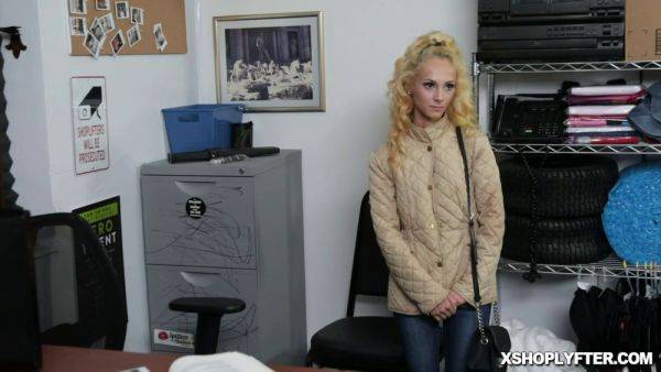 Peter Green bangs Sadie in her tight shop after serving her a search warrant - sexu.com on poweredporn.com