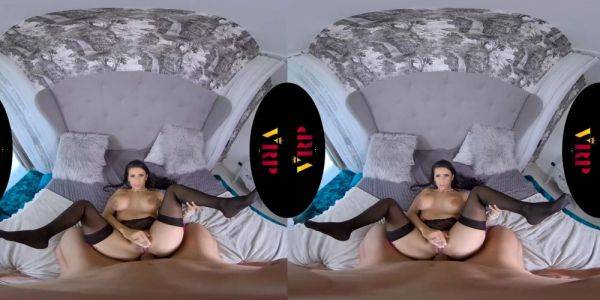 Nelly Kent - Space to Spare #Vrsmartphone #pov #teens - drtuber.com on poweredporn.com