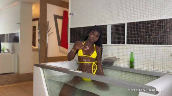 Holly Bombom And Bom Bom - Spa Playtime - hclips.com on poweredporn.com