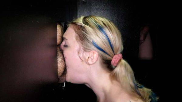 That's it Ray Ray! As deep as you can! - txxx.com on poweredporn.com