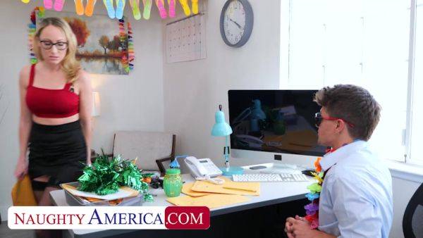 Blonde co-worker Crystal Clark fucks her way to the top - hotmovs.com on poweredporn.com