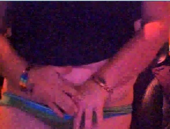 Girl change clothe front webcam - drtuber.com on poweredporn.com