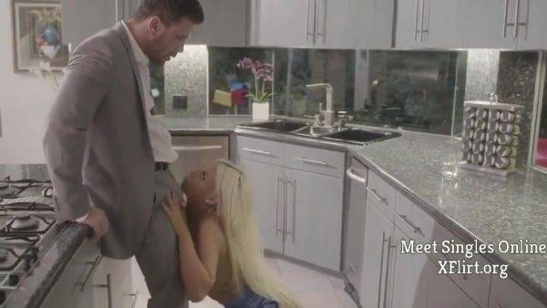 Bridgette B In Alluring Pornstar Shows Up In Mind-blowi - hotmovs.com on poweredporn.com