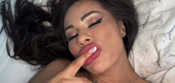 FilouFitt se folla a la hermosa Colombiana Esperanza Gomez con sus panties - inxxx.com on poweredporn.com