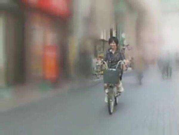 03541 Acme in agony on bicycle - hclips.com - Japan on poweredporn.com