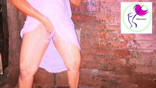 තත සරය පටනම මල වල සරය ගලල යට සයන කබබට සප දනන ,asian Girl Amazing Fun,big Ass - desi-porntube.com - India on poweredporn.com