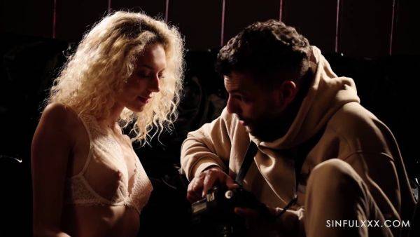 Isabella de Laa & Marvin slow-mo cumming in hot, curvy photo shoot - sexu.com on poweredporn.com