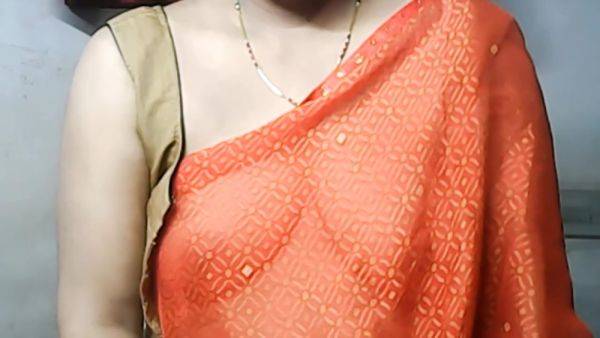 Desi Queen Bhabhi Sucking Big Indian Cock - desi-porntube.com - India on poweredporn.com