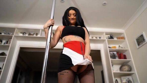 UpSkirt Jerk - india asia pole position - drtuber.com on poweredporn.com