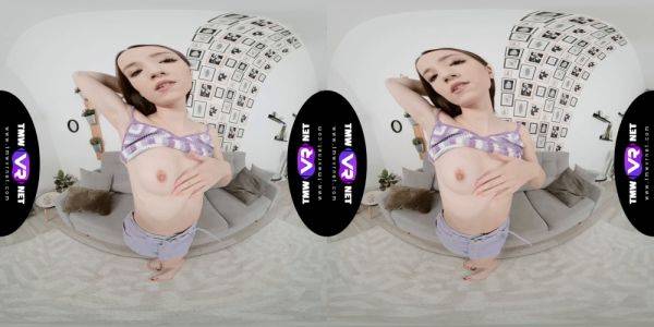 Kate Quinn's steamy solo game ends with a hot, juicy pussy play - sexu.com on poweredporn.com