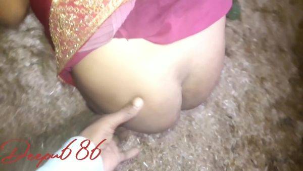 Bhabhi Ne Bhuse Wale Ghar Me Chudwaya, Bhabhi Sex In Wheetstraw Room - desi-porntube.com - India on poweredporn.com